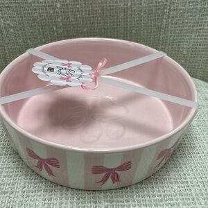 COQUETTE BOW pet bowl - large approx 8inch 
Bows. Dogs water - cats food